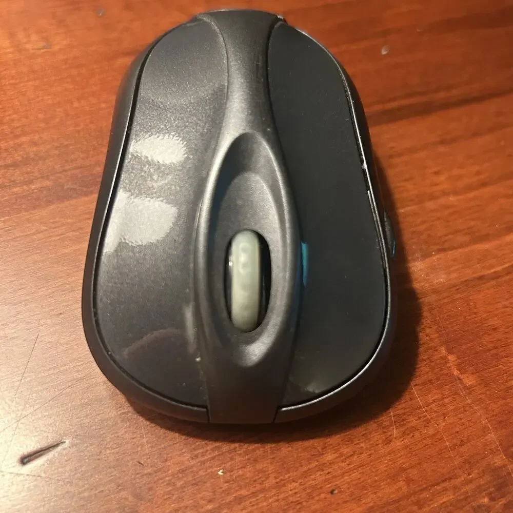 Microsoft Wireless Laser Mouse 6000 Model 1054 w/Memory Stick